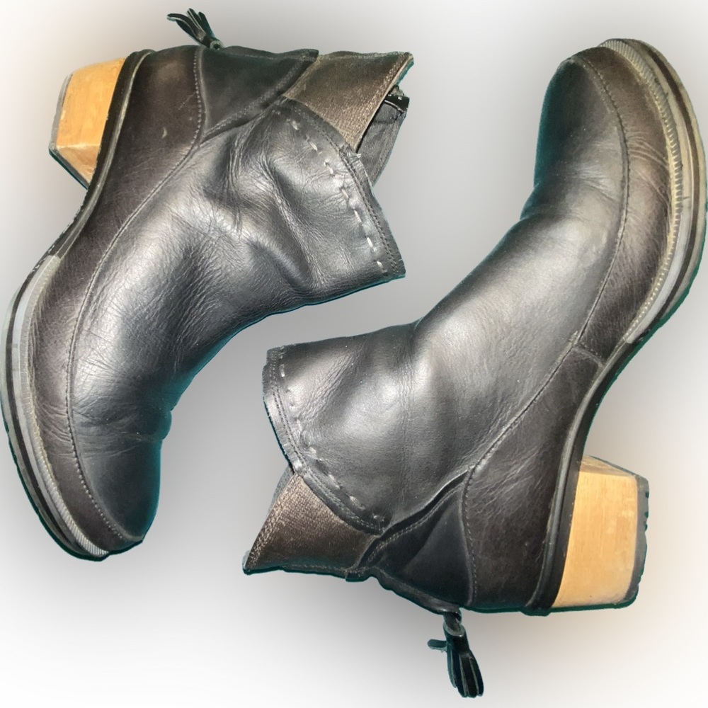 Chaco brown leather, Mid boots